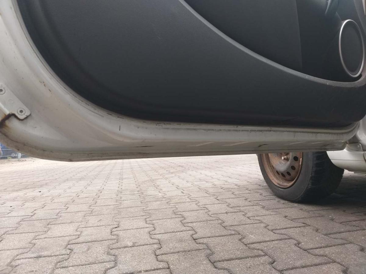 Renault Clio 3 original Tür vorn links OV369 Weiß 3-Türer Rohbau Bj.2009